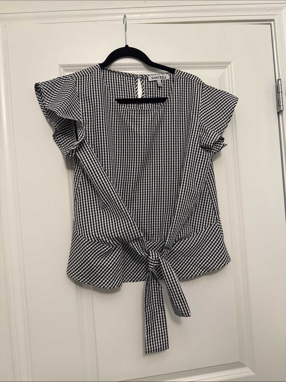Black & White Gingham Tie-Front Short Sleeve Top